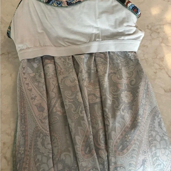 Paisley Print Sleeveless Top w/ Padding (no need for bra!) - Picture 7 of 9